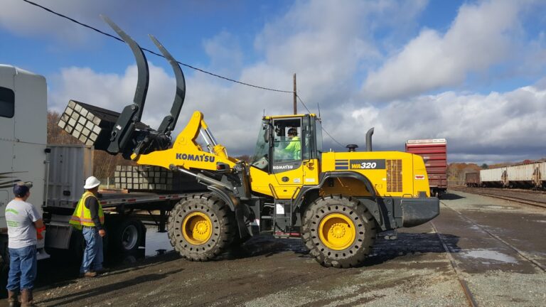 Komatsu WA320 wheel loader